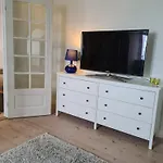 Exclusive 2 Med 4 Baeddar I Stort Sovrum Varav 2 Baeddar Staenga Om Sig Apartmán *