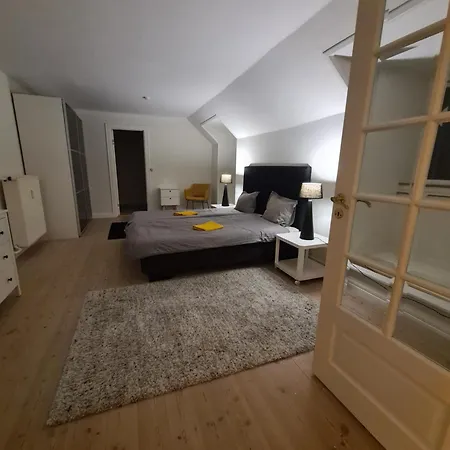 Apartamento Exclusive 2 Med 4 Baeddar I Stort Sovrum Varav 2 Baeddar Staenga Om Sig *
